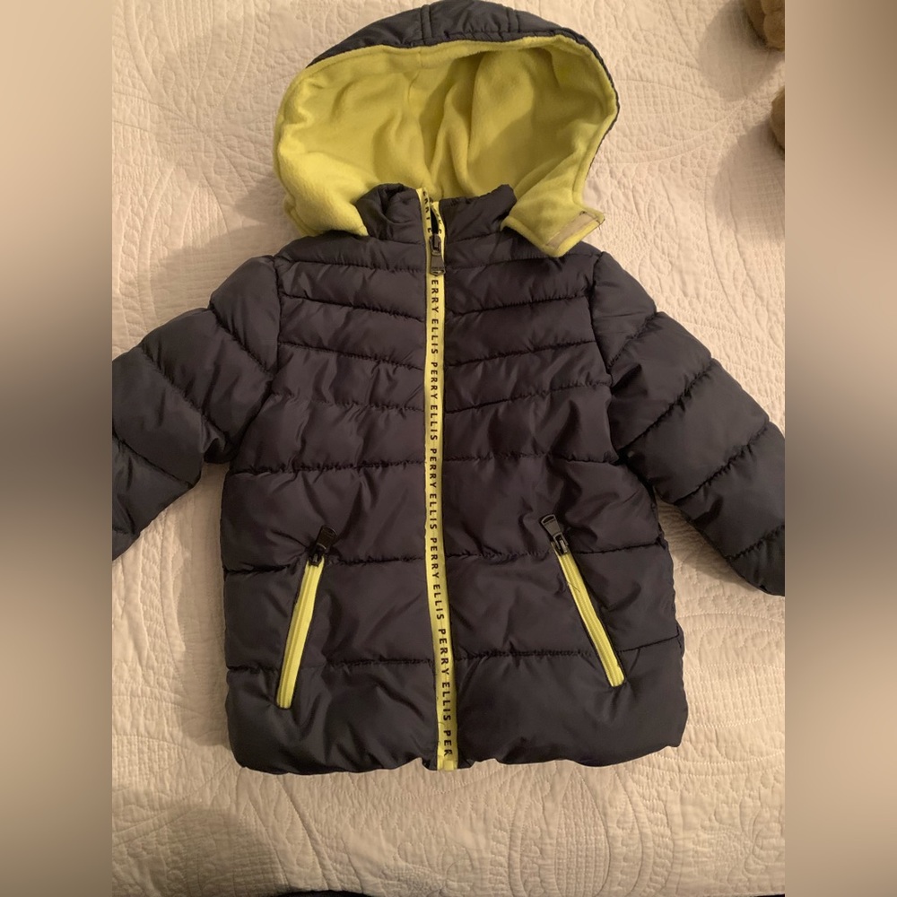 Perry Ellis puffer Boy’s coat size: 3T.